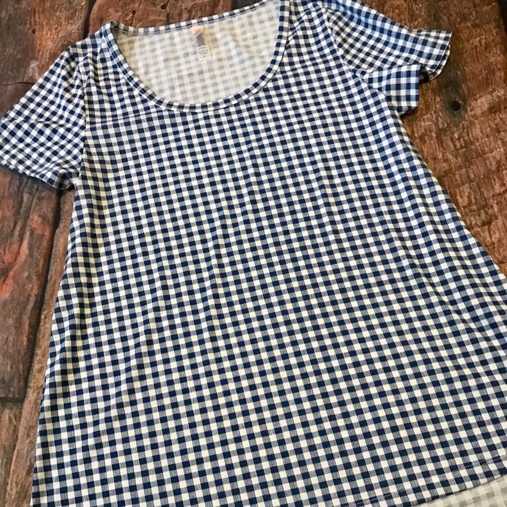 Lularoe Checkered Classic T - NWOT